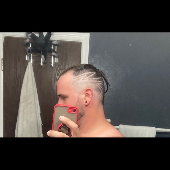 Meet your Posher, Daniel - Picture 3 of 5